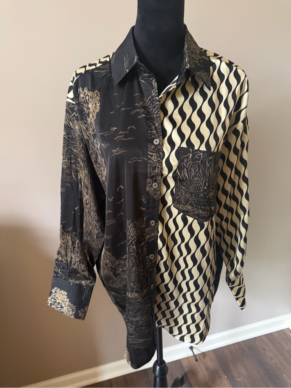 entro Two-Tone Black and Cream Button Blouse Small